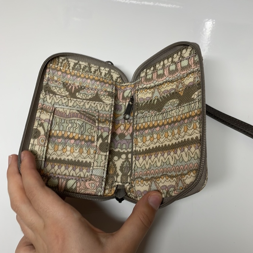 Patterned Wristlet - Picture 3 of 4
